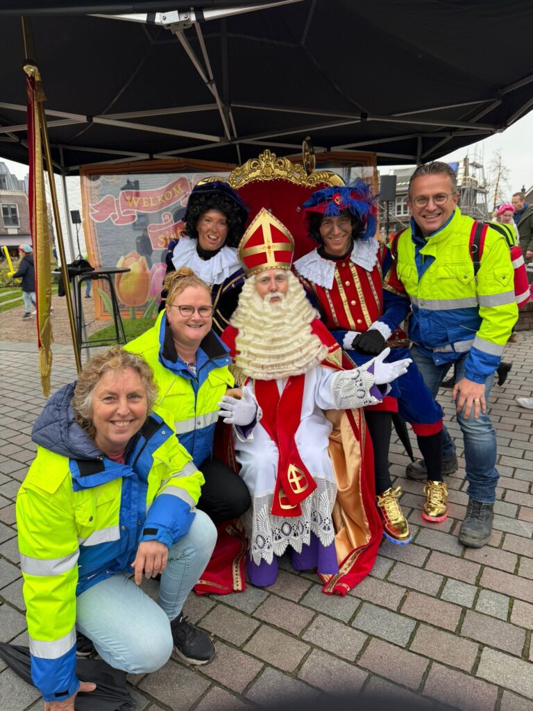 EHBO in actie tijdens Sinterklaasevenement in Noordwijkerhout